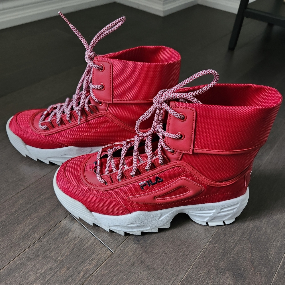 ❤️Fila Disruptor Ankle Boots – Red/White, Like New Size 8.5 US women❤️